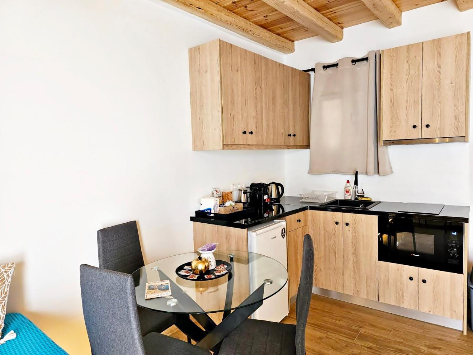 Mykonian Breeze Apartment อโนเมรา ภายนอก รูปภาพ