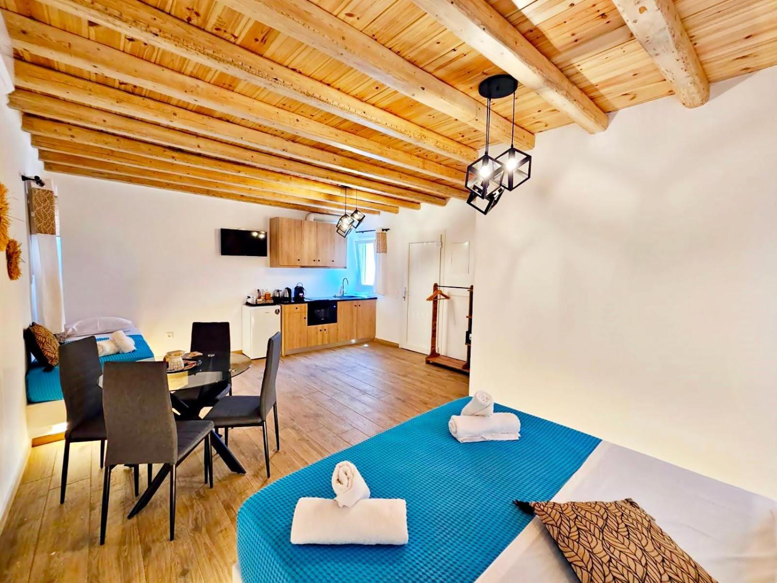 Mykonian Breeze Apartment อโนเมรา ภายนอก รูปภาพ