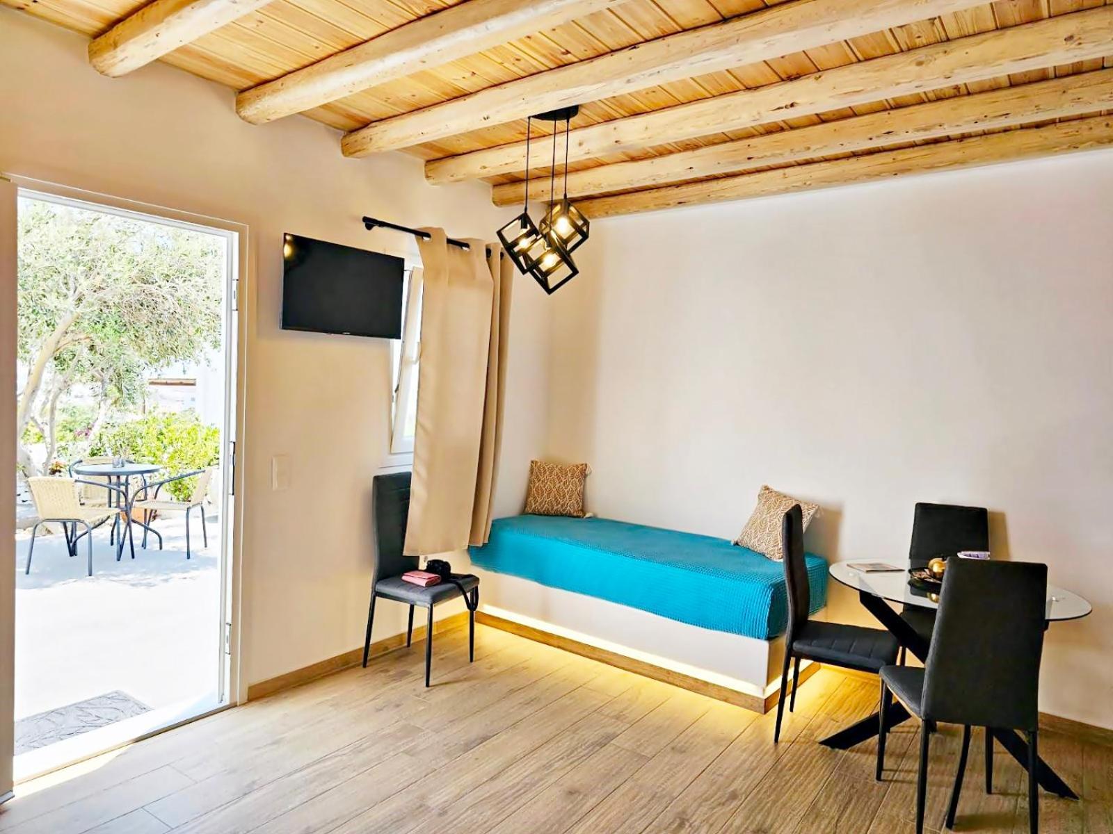 Mykonian Breeze Apartment อโนเมรา ภายนอก รูปภาพ